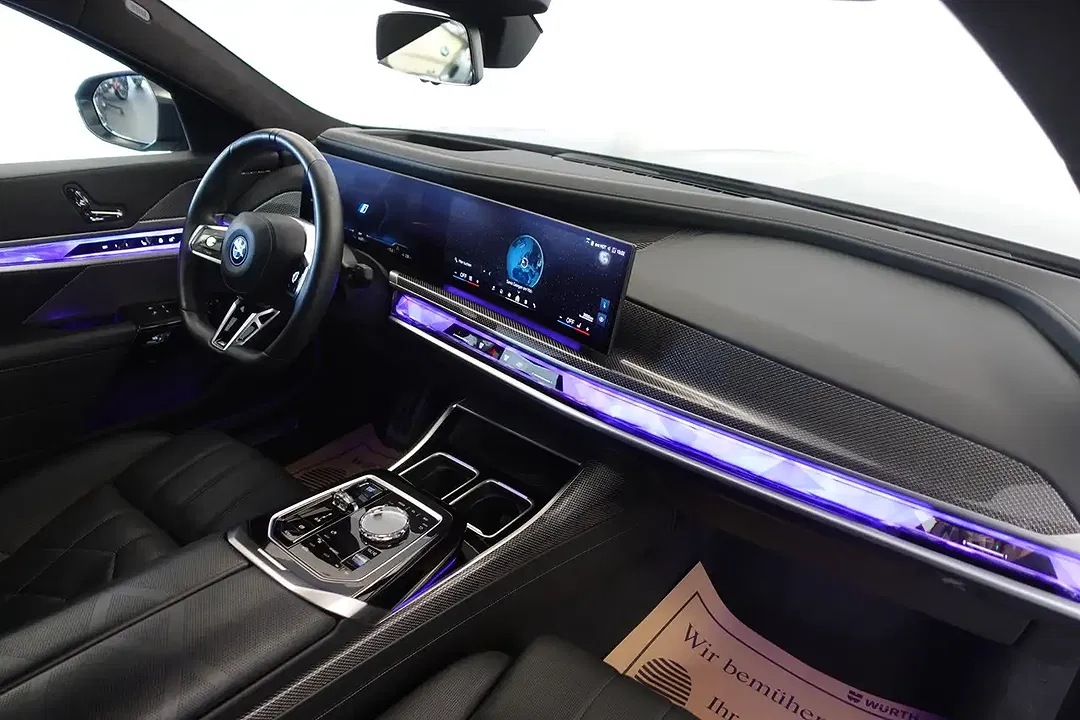 BMW i7 xDrive - Thumbnail 3