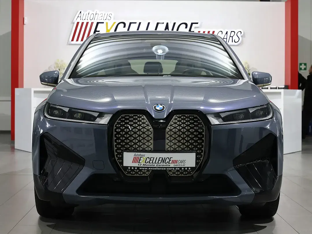 BMW iX xDrive Sport - Thumbnail 4