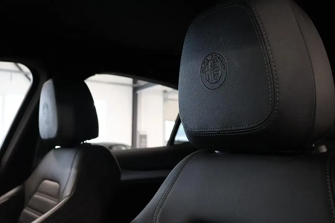 Alfa Romeo Stelvio Q4 Veloce - Thumbnail 10