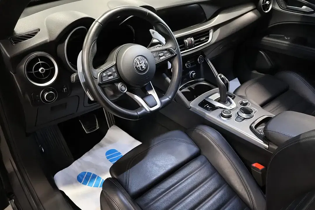 Alfa Romeo Stelvio Q4 Veloce - Thumbnail 11
