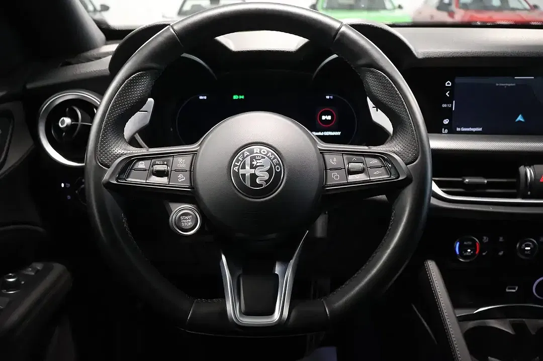 Alfa Romeo Stelvio Q4 Veloce - Thumbnail 12