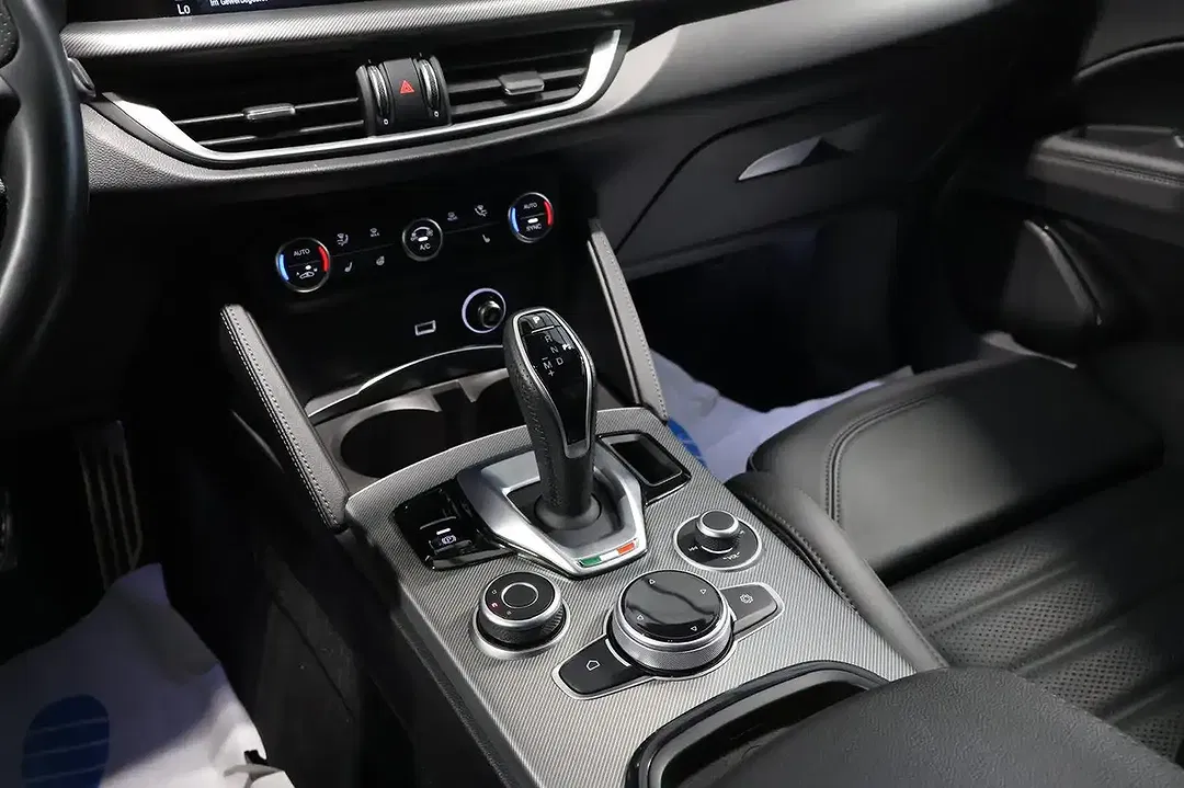 Alfa Romeo Stelvio Q4 Veloce - foto 15