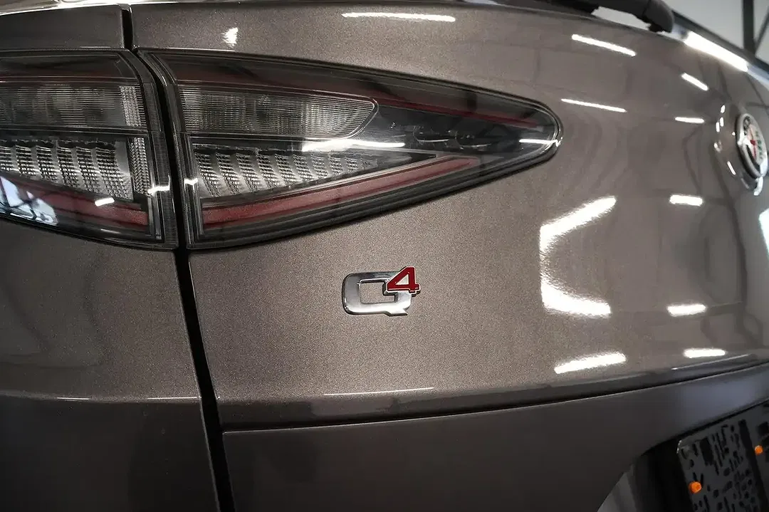 Alfa Romeo Stelvio Q4 Veloce - Thumbnail 6