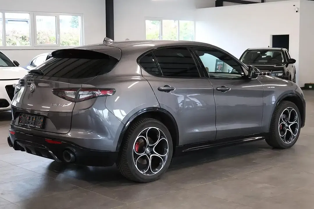 Alfa Romeo Stelvio Q4 Veloce - Thumbnail 7