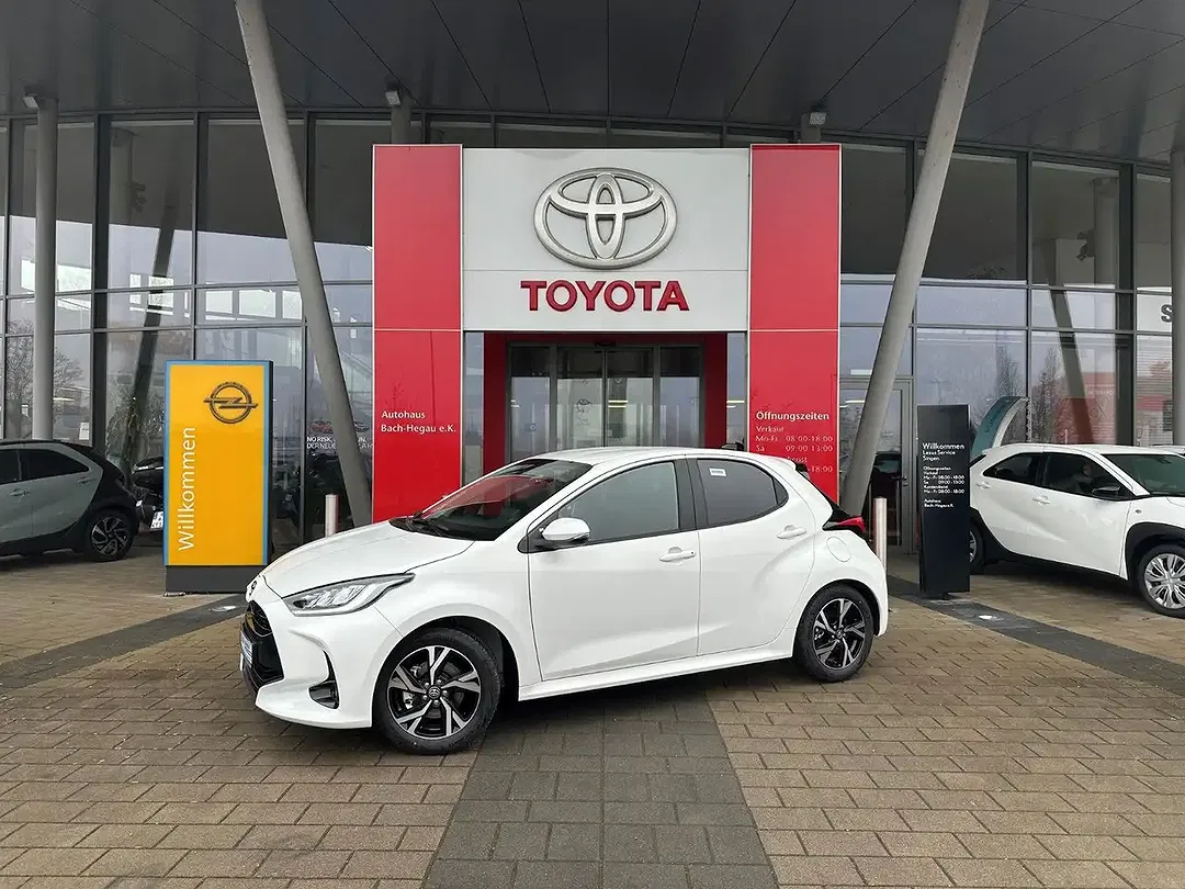 Toyota Yaris 1.5 Hybrid Teamplayer - Thumbnail 1