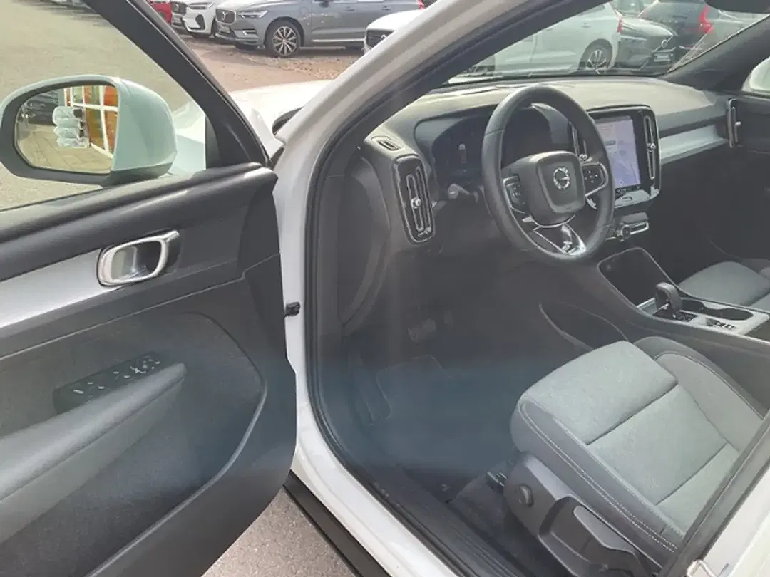 Volvo XC40 B3 Core - Thumbnail 14
