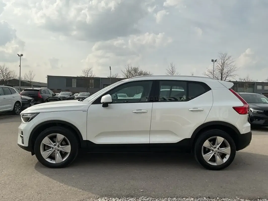 Volvo XC40 B3 Core - Thumbnail 3