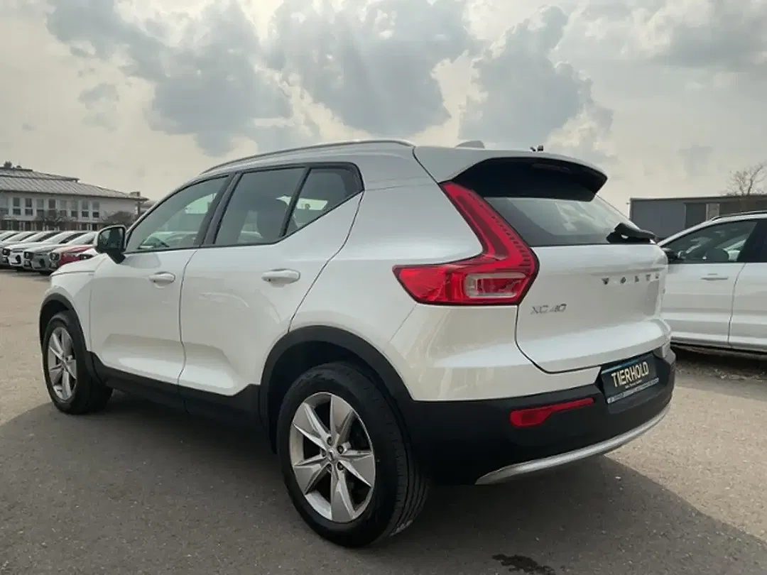 Volvo XC40 B3 Core - Thumbnail 4