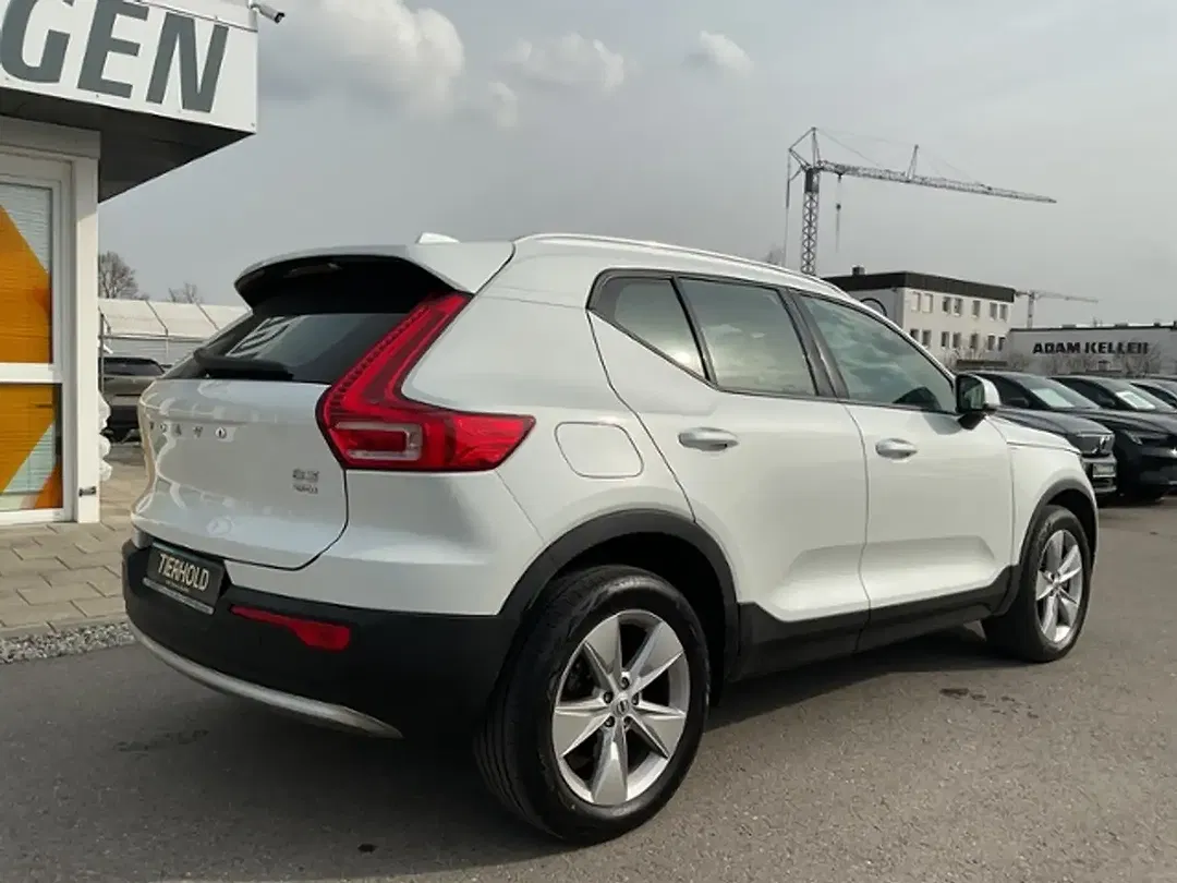 Volvo XC40 B3 Core - Thumbnail 6