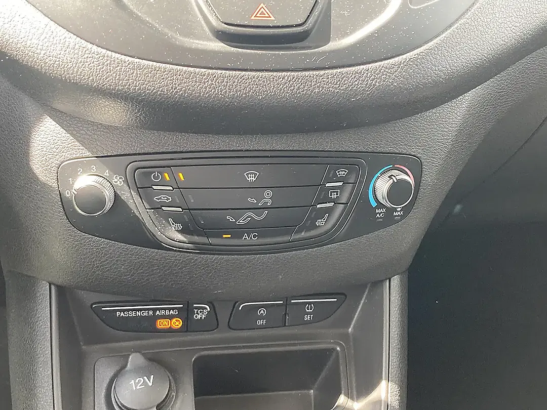 Ford Tourneo Courier 1.5 TDCi Trend - Thumbnail 7