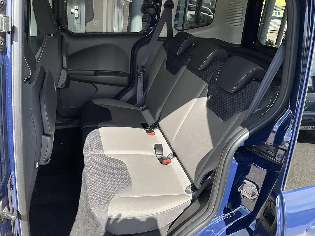 Ford Tourneo Courier 1.5 TDCi Trend - Thumbnail 8