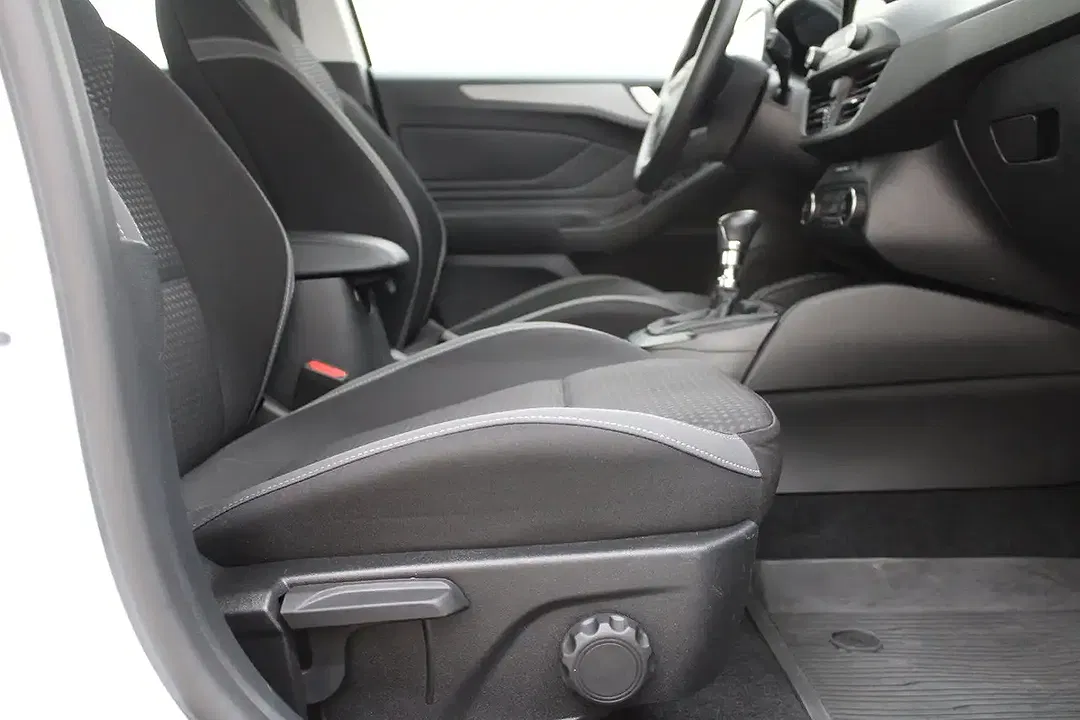 Ford Focus 1.5 EcoBlue - foto 12