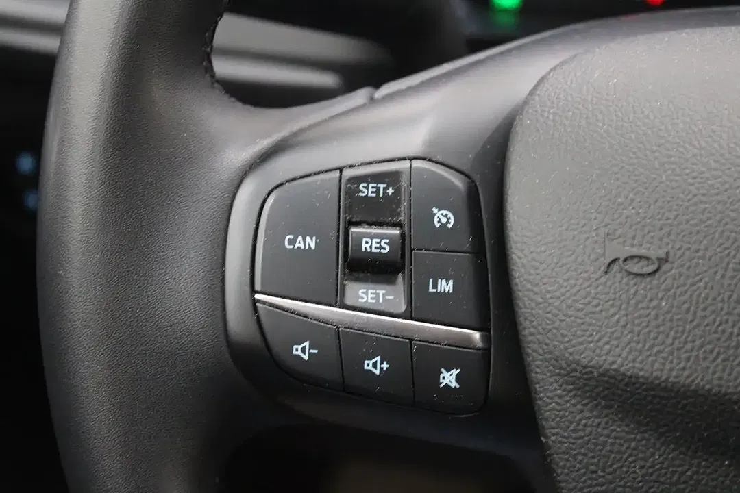 Ford Focus 1.5 EcoBlue - Thumbnail 8
