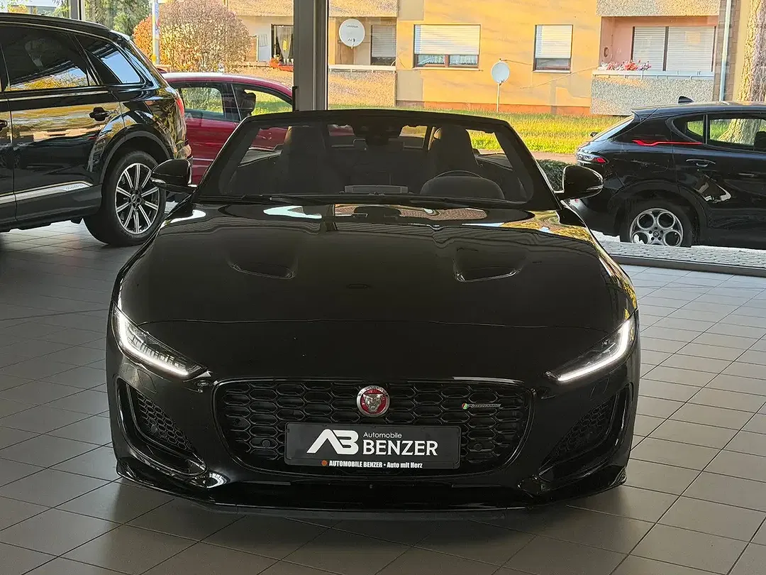 Jaguar F-Type R-Dynamic - Thumbnail 4