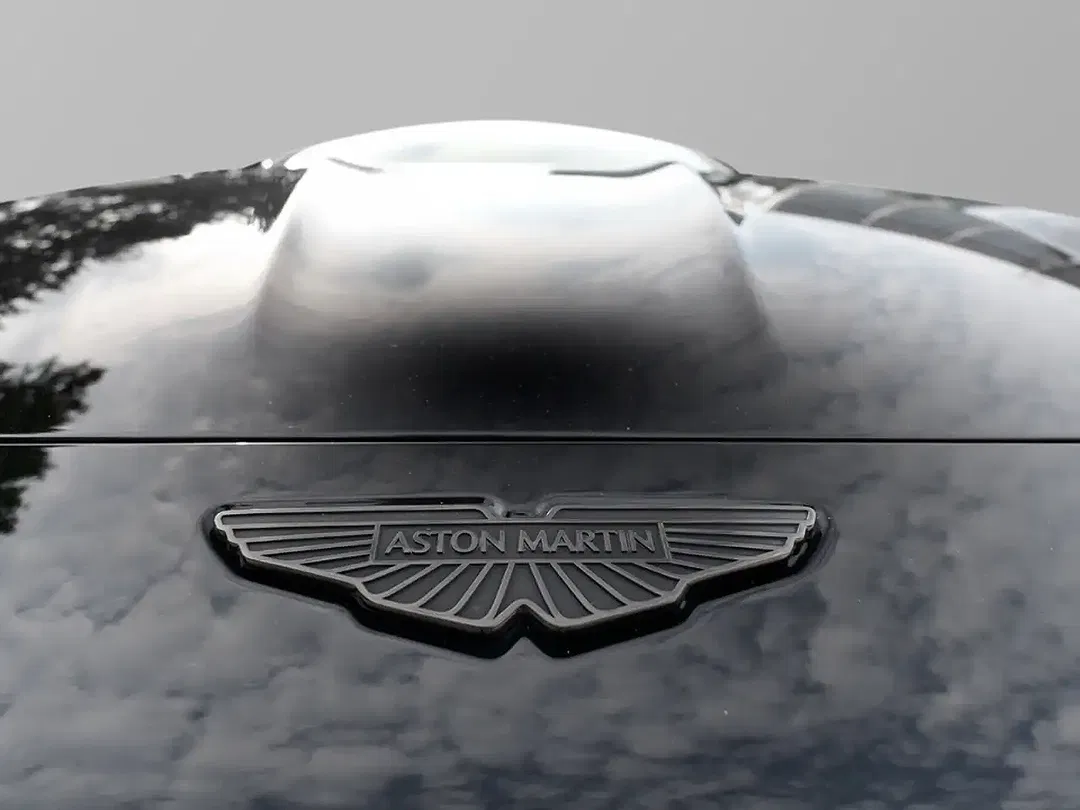 Aston Martin Vantage V8 - Thumbnail 12