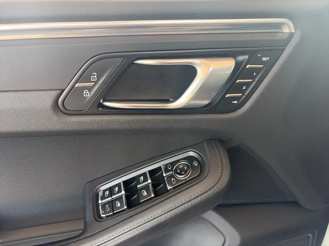 Porsche Macan PDK - Thumbnail 12