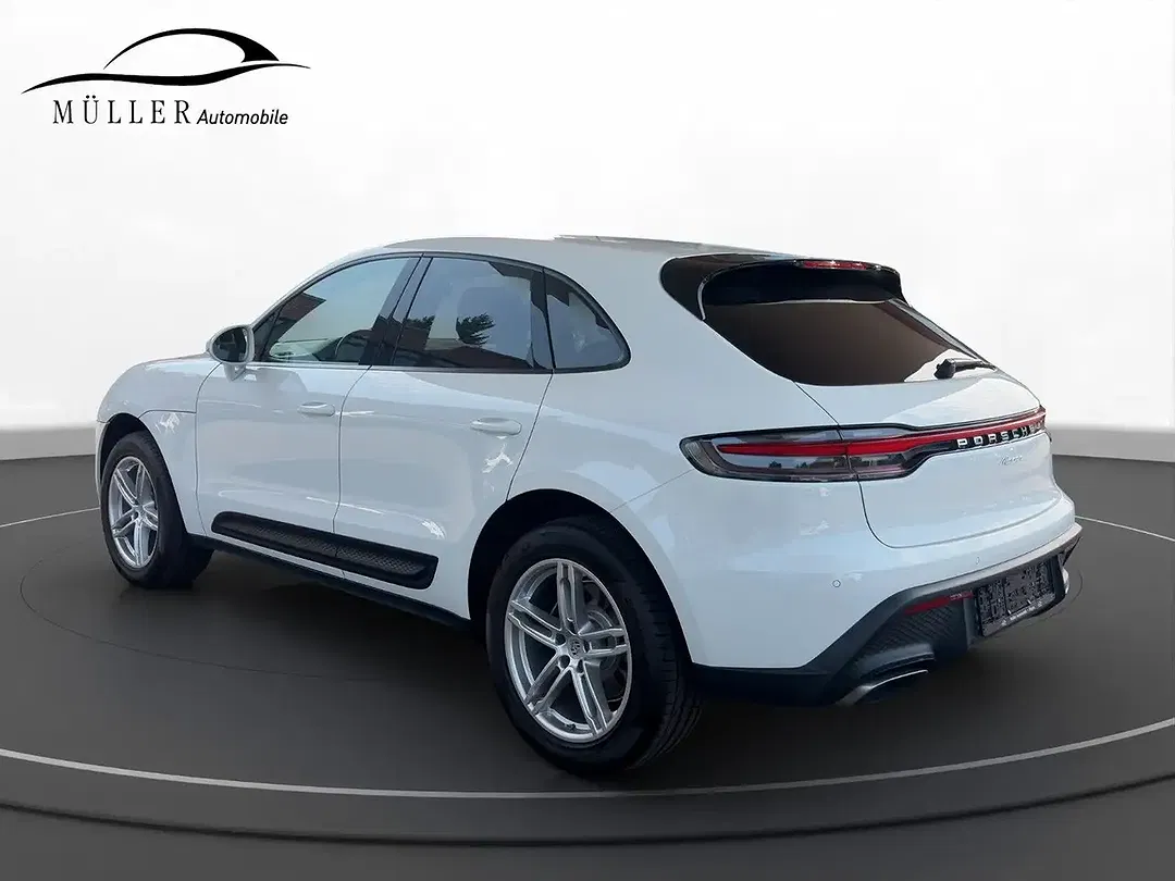 Porsche Macan PDK - Thumbnail 3