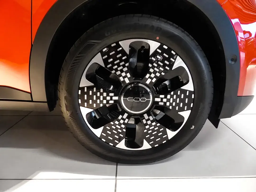 Fiat 600 Hybrid DCT La Prima - Thumbnail 3