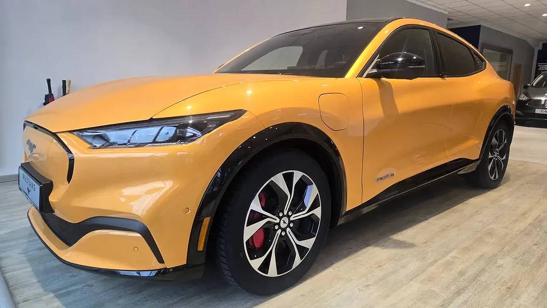 Ford Mustang Mach-E 4x4 Premium - Afbeelding 1