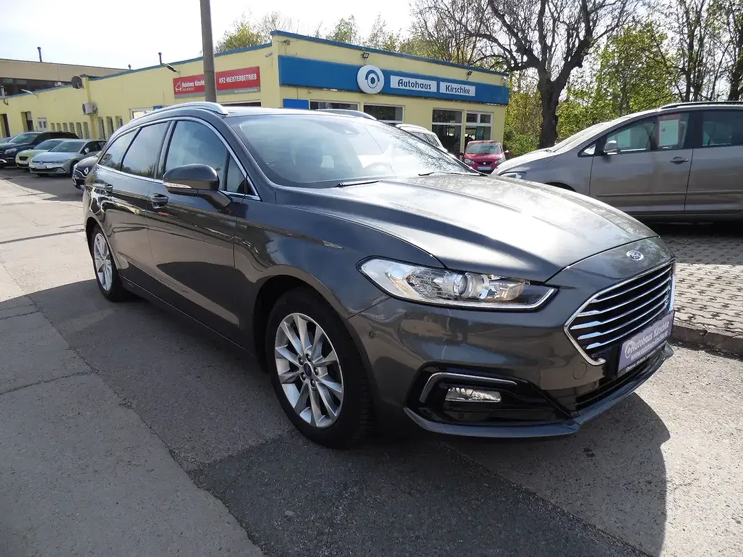 Ford Mondeo AUT - foto 1