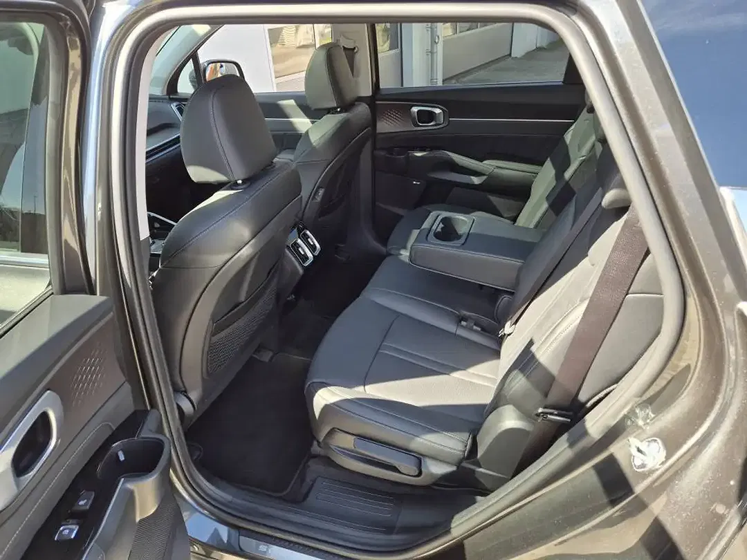 Kia Sorento 1.6 T-GDI Hybrid PHEV AWD - Thumbnail 10