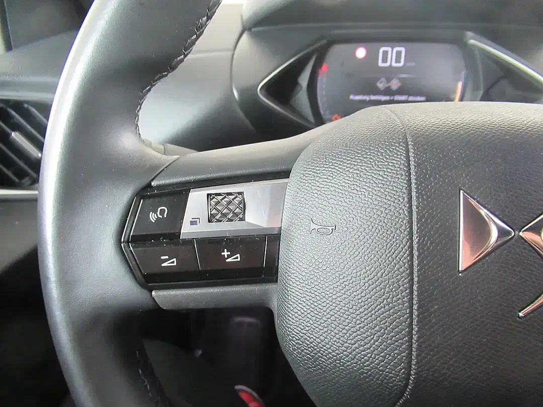 DS Automobiles DS 3 - Thumbnail 10