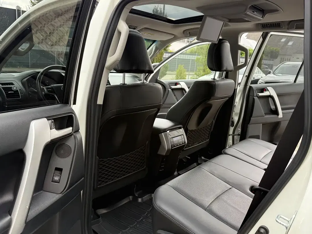 Toyota Land Cruiser 2.8 D-4D Edition - Thumbnail 11