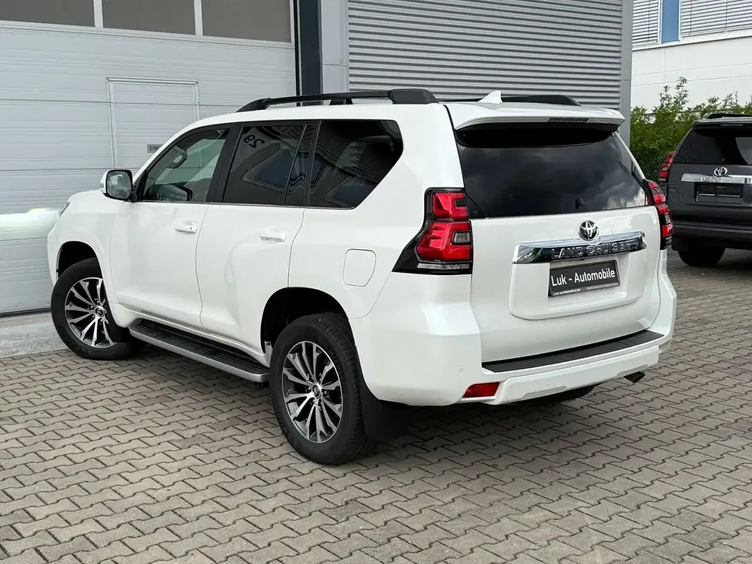 Toyota Land Cruiser 2.8 D-4D Edition - Thumbnail 4