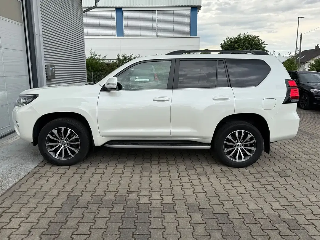 Toyota Land Cruiser 2.8 D-4D Edition - Thumbnail 8