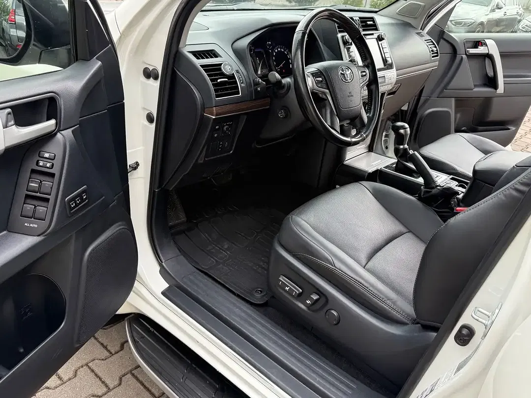 Toyota Land Cruiser 2.8 D-4D Edition - Thumbnail 9