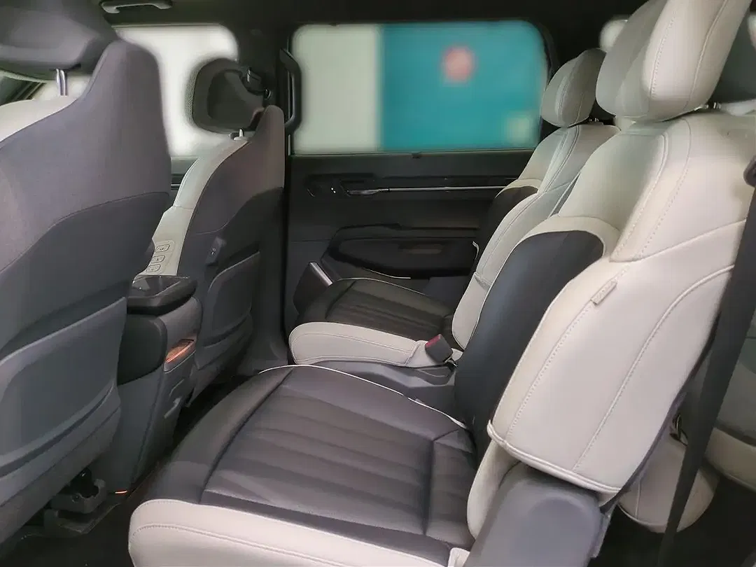 Kia EV9 GT-Line Launch Edition - Thumbnail 11