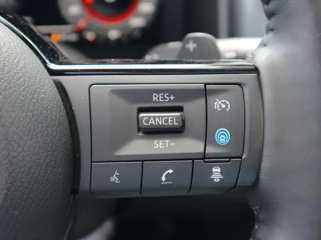 Nissan Qashqai 1.3 DIG-T MHEV Premiere Edition - Thumbnail 19