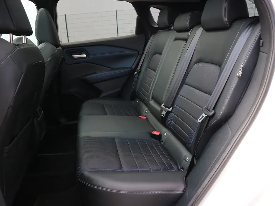 Nissan Qashqai 1.3 DIG-T MHEV Premiere Edition - Thumbnail 23