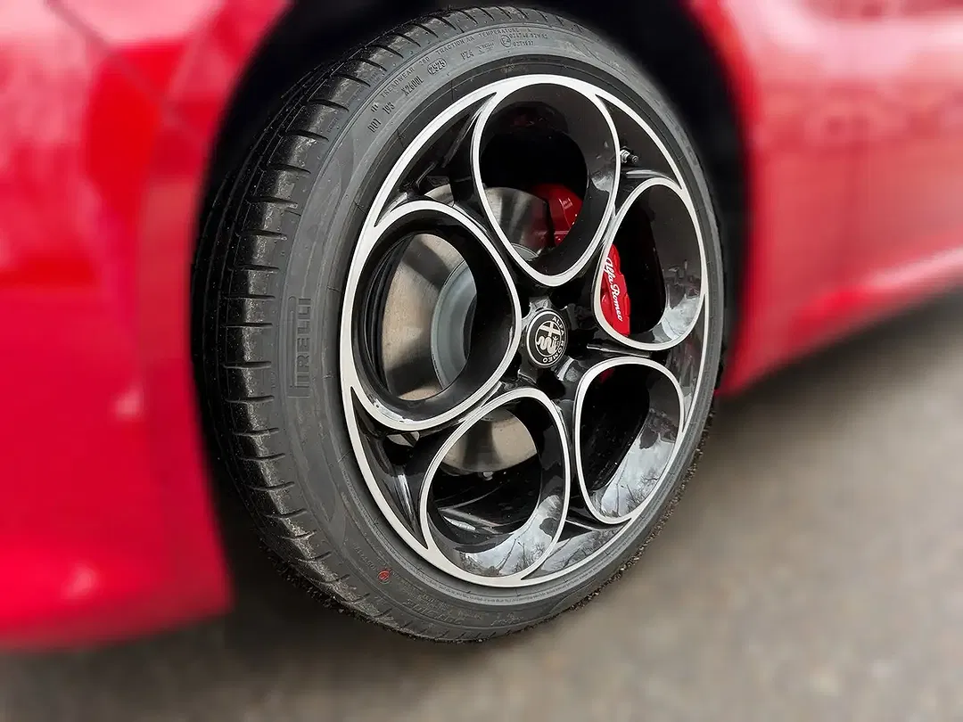 Alfa Romeo Giulia Veloce - Thumbnail 16