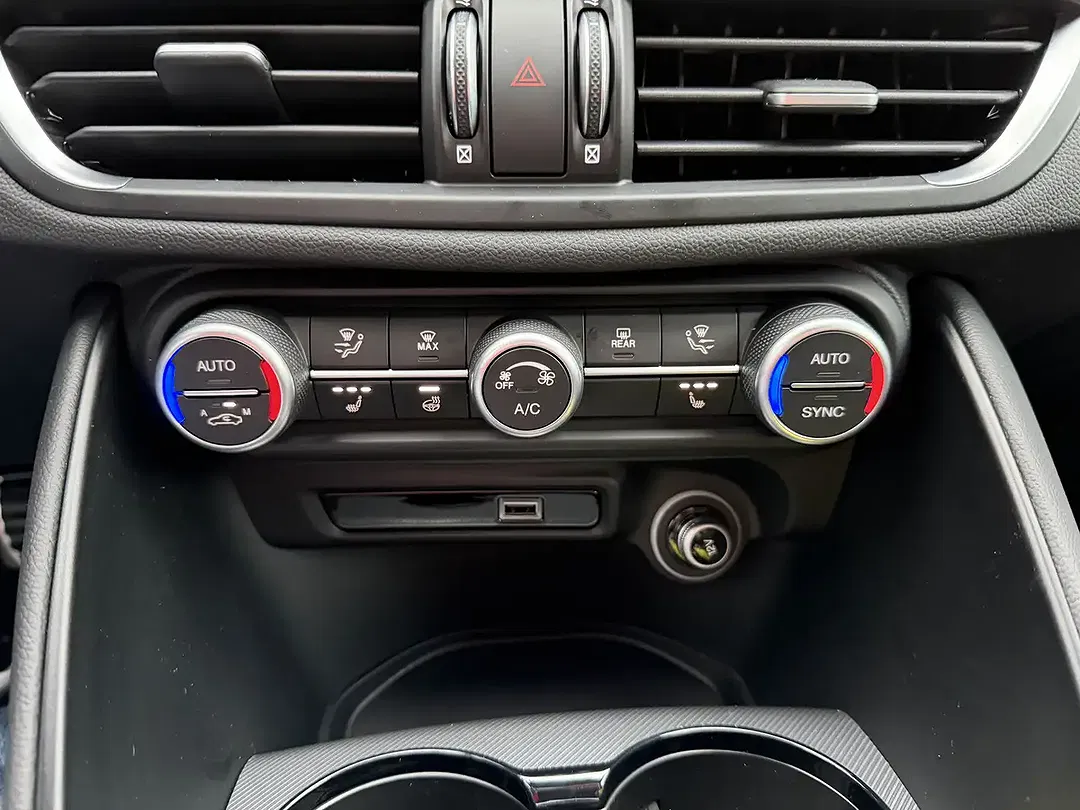 Alfa Romeo Giulia Veloce - Thumbnail 19
