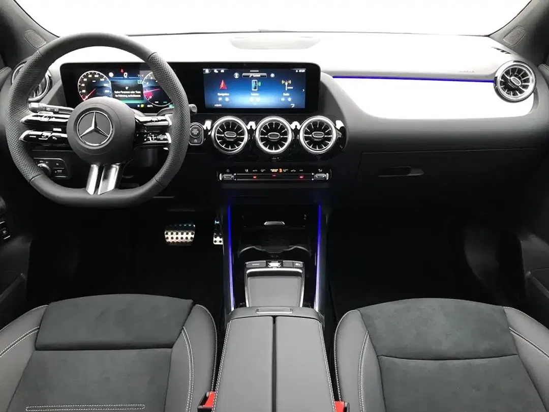 Mercedes-Benz GLA 180 AMG MBUX Night - Thumbnail 4