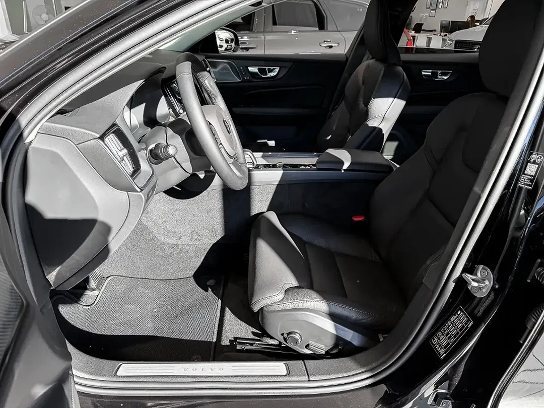 Volvo V60 B4 Plus Dark - Thumbnail 10