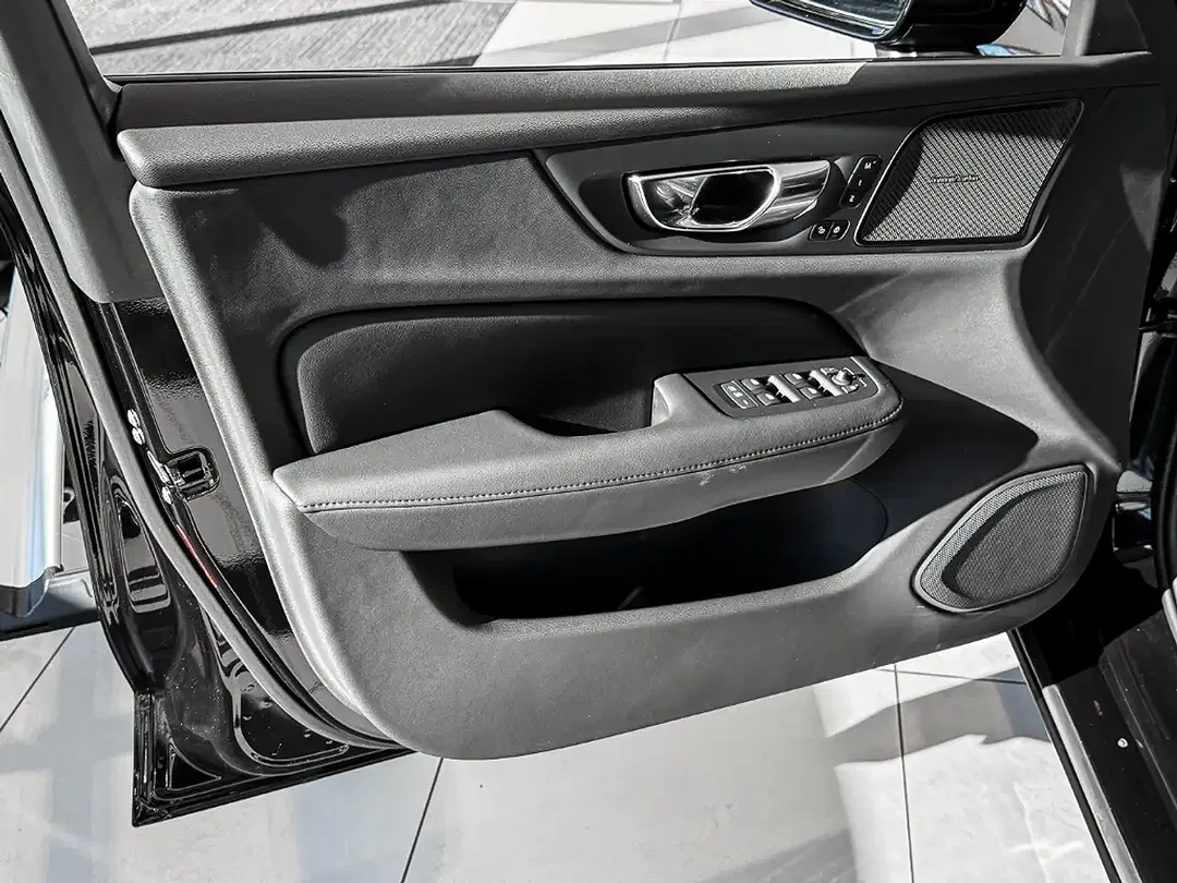 Volvo V60 B4 Plus Dark - Thumbnail 12