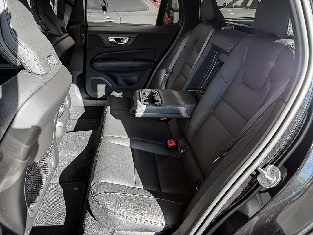 Volvo V60 B4 Plus Dark - foto 15