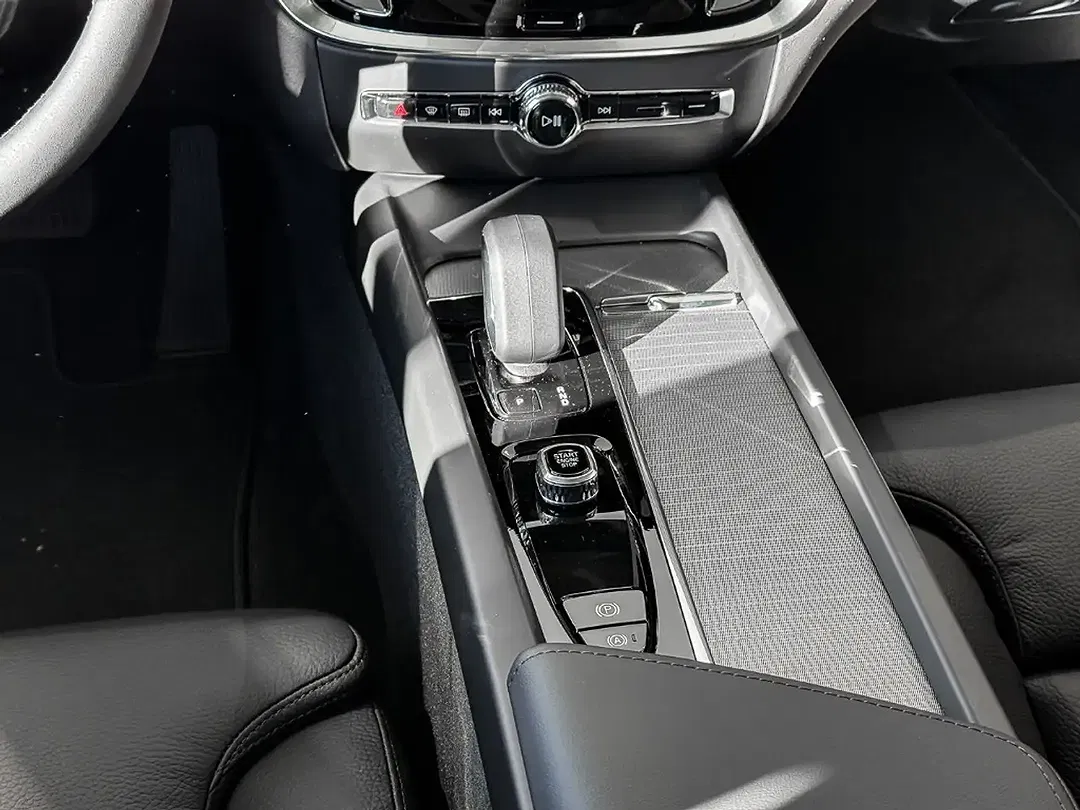 Volvo V60 B4 Plus Dark - Thumbnail 8