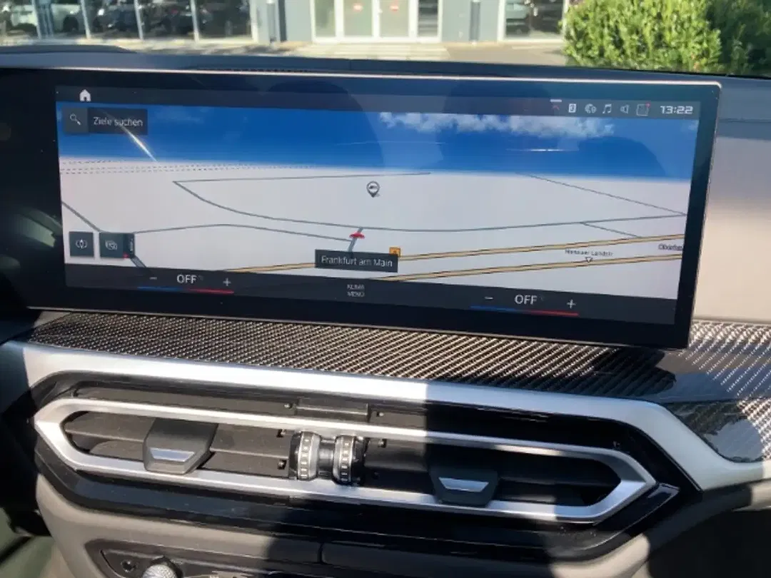 BMW M4 Competition Convertible - Thumbnail 10