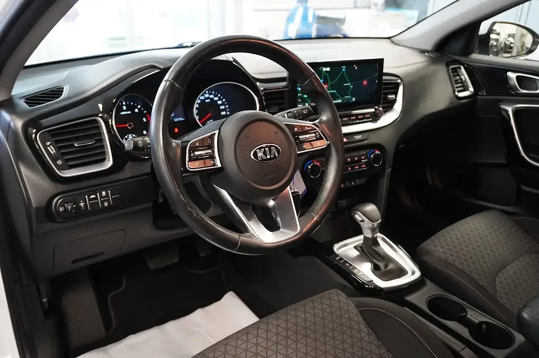 Kia Ceed SW / cee'd SW AMT - Thumbnail 12