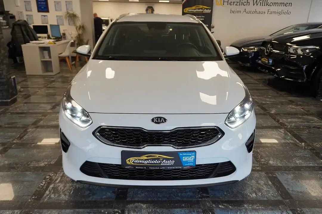 Kia Ceed SW / cee'd SW AMT - Thumbnail 5