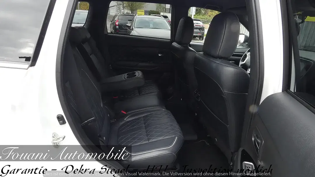 Mitsubishi Outlander PHEV 4WD Plus Spirit - Thumbnail 10