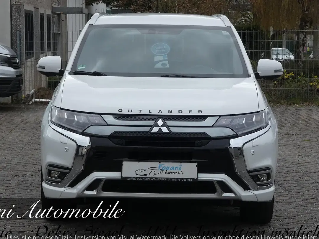 Mitsubishi Outlander PHEV 4WD Plus Spirit - Thumbnail 3