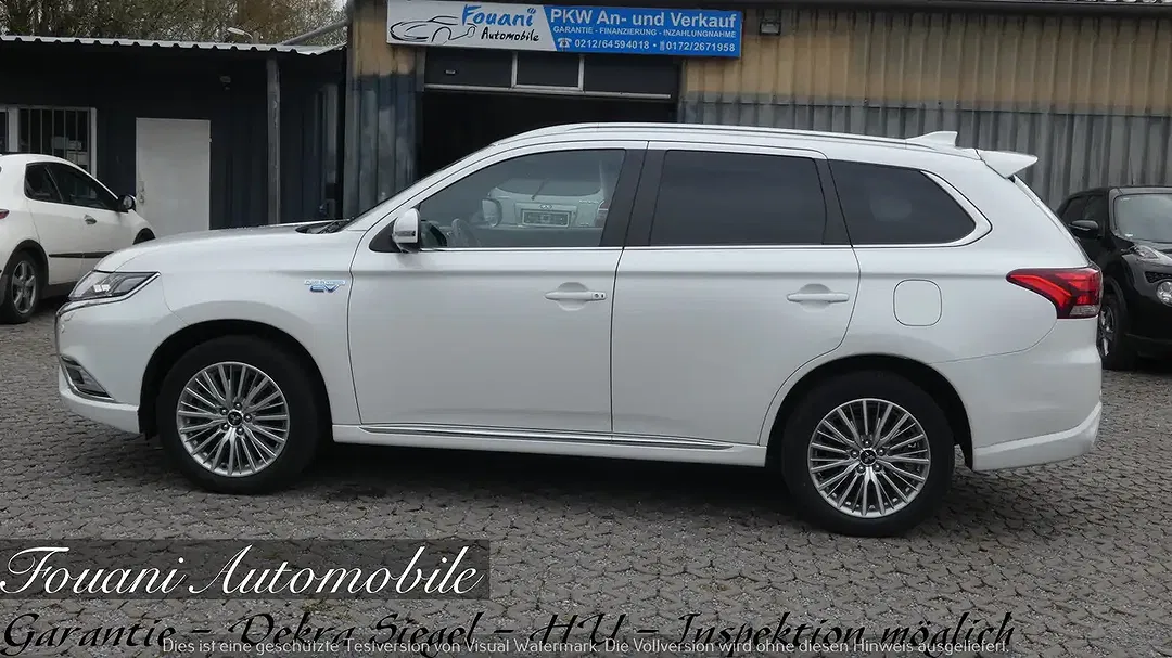 Mitsubishi Outlander PHEV 4WD Plus Spirit - Thumbnail 5