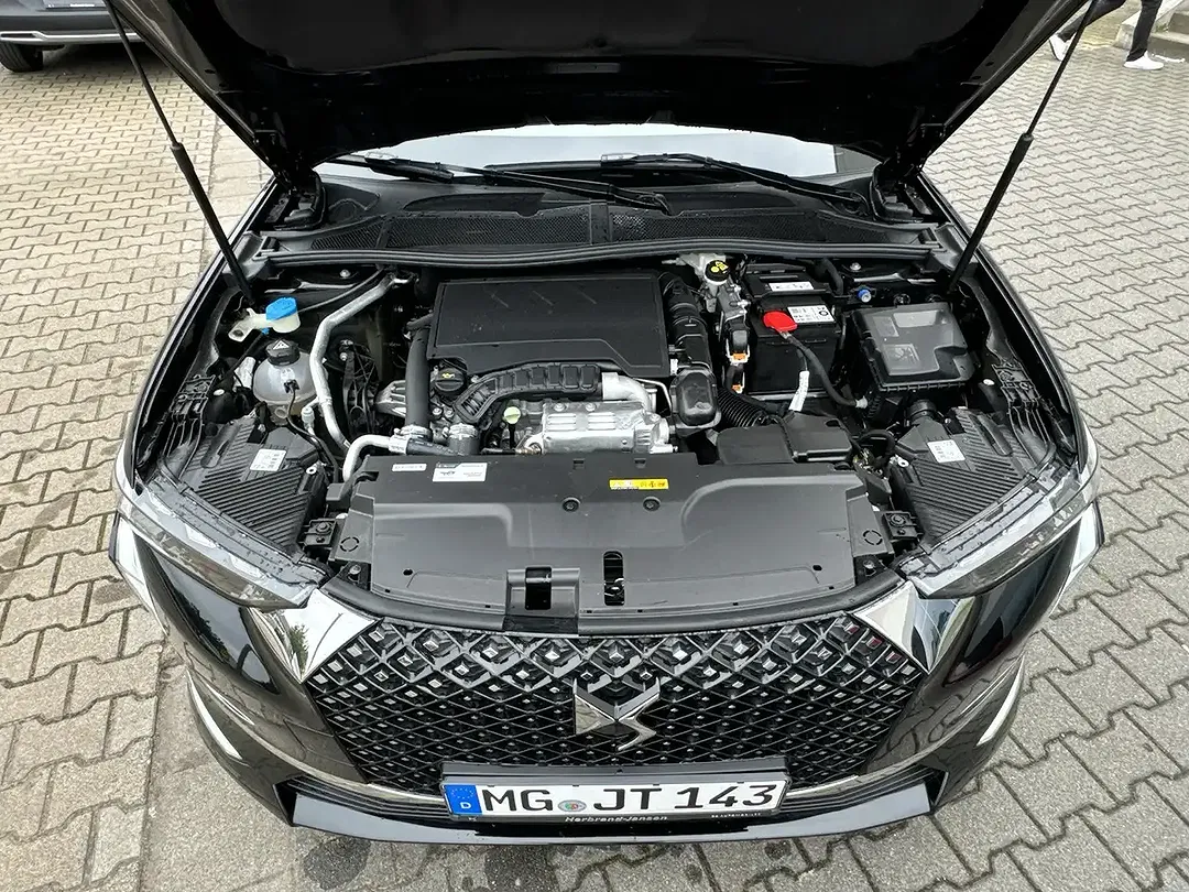 DS Automobiles DS 4 - Thumbnail 6