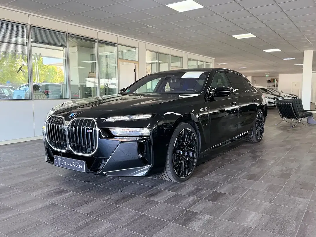 BMW 760 xDrive - Thumbnail 3