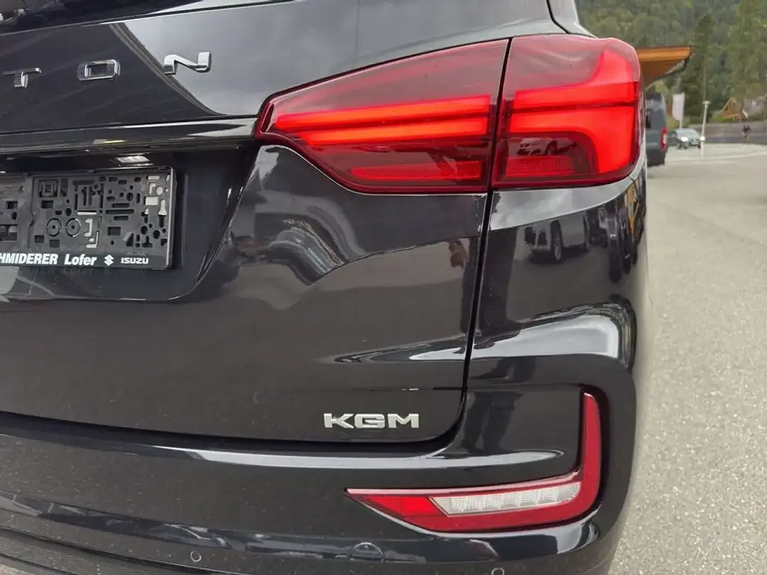 KGM Rexton - Thumbnail 11