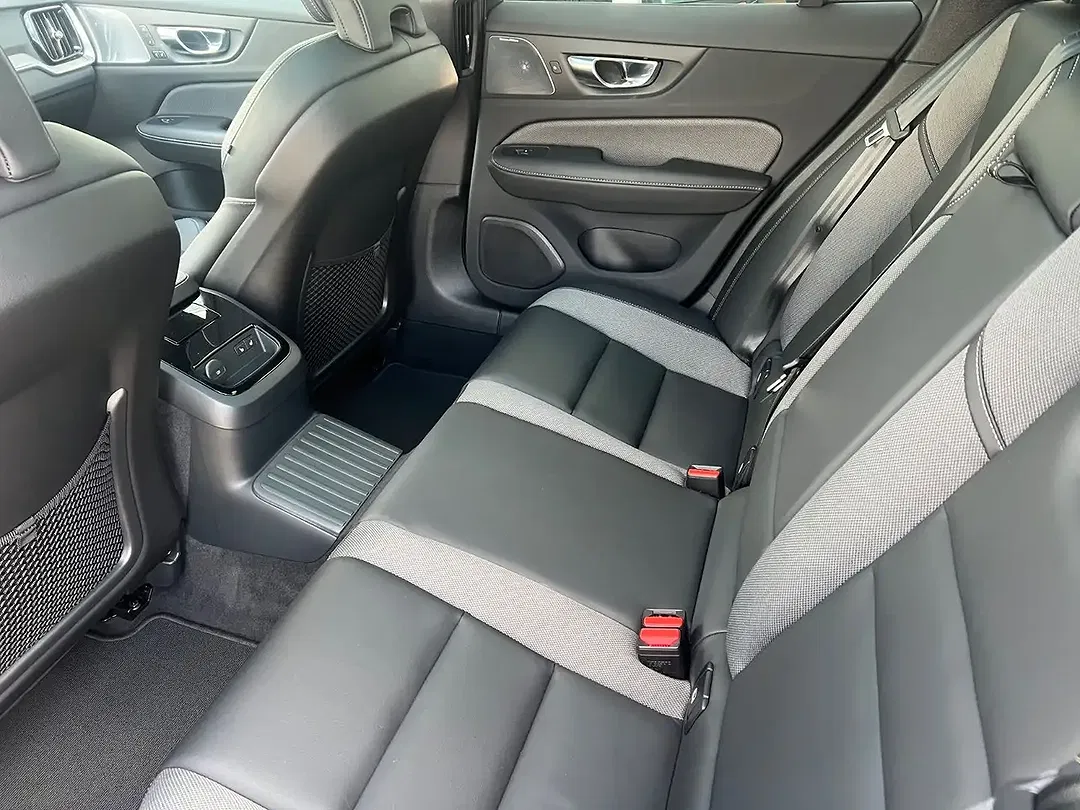 Volvo V60 T8 AWD Recharge Plus Dark - Thumbnail 11
